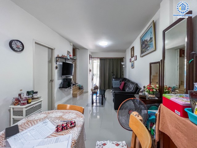 *****ทาวน์เฮ้าส์มือสองย่านนนทบุรี ม.ลุมพินีทาวน์วิลล์ ราชพฤกษ์-นครอินทร์ เนื้อที่ 17.5 ตร.ว. ฟังก์ชัน 3 ห้องนอน 2 ห้องน้ำ 2 ที่จอดรถ หน้าบ้านตรงกับสวน ไม่ชนใคร แถมฟรี! เครื่องปรับอากาศ, ปั้๊มน้ำ และถังเก็บน้ำ บนทำเลดี ใกล้ทางด่วน "ศรีรัช" และทางด่วน "รอบนอกกาญจนาภิเษก" จองเลย!